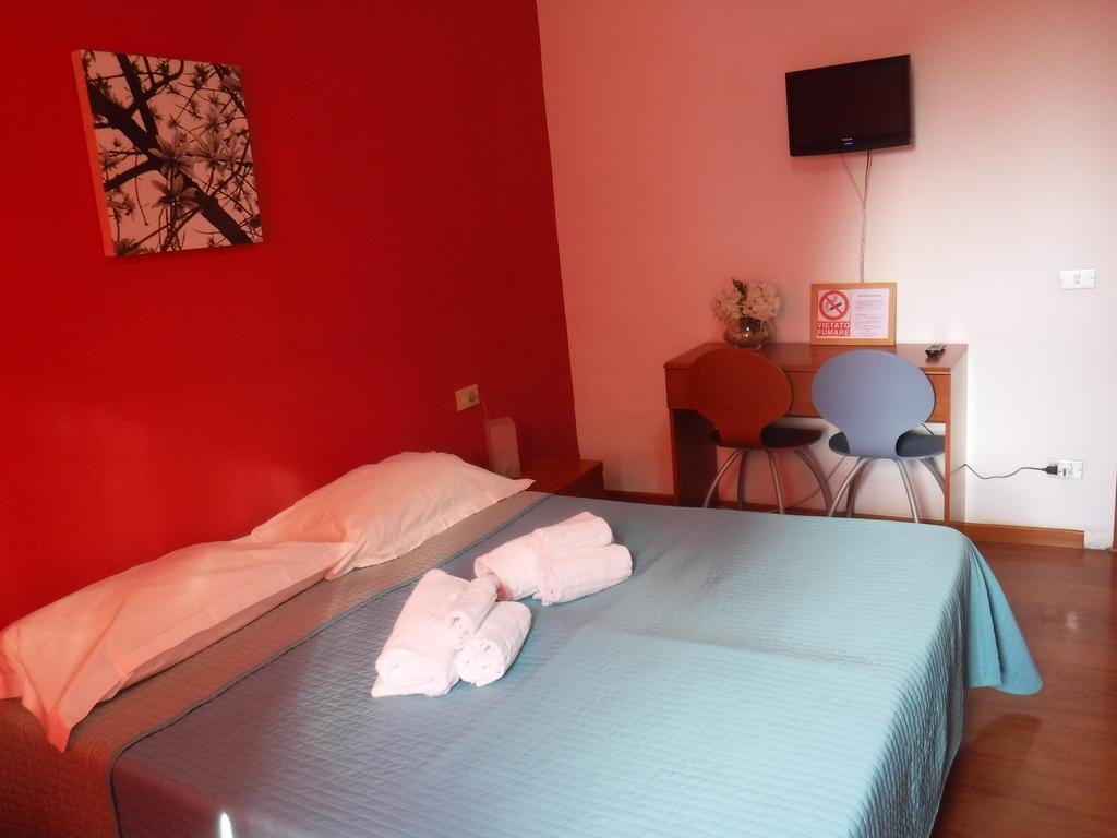Ares Rooms Рим Номер фото